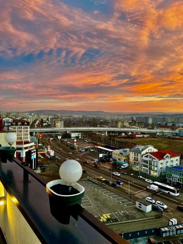 Penthouse Exclusive View , Iasi Apartment Bagian luar foto
