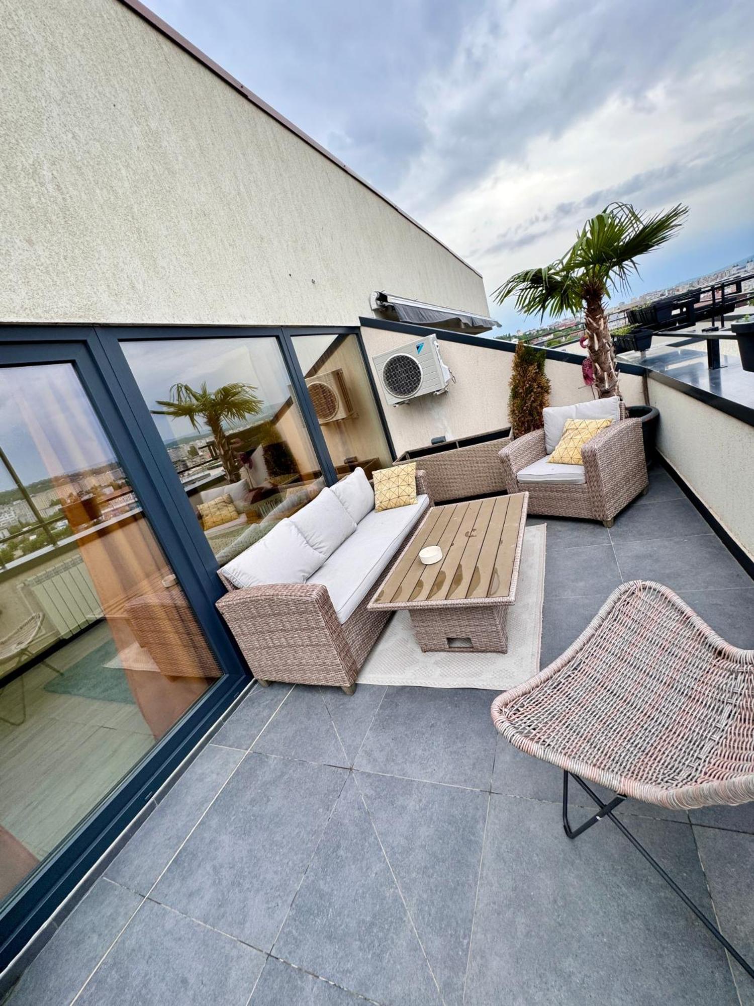 Penthouse Exclusive View , Iasi Apartment Bagian luar foto