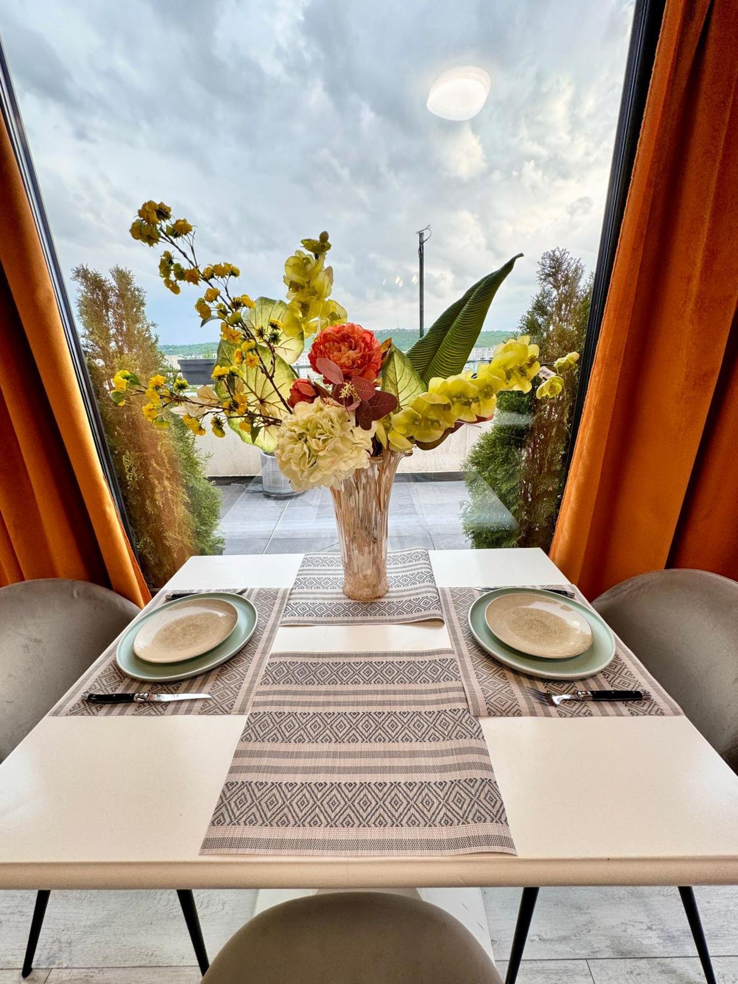 Penthouse Exclusive View , Iasi Apartment Bagian luar foto