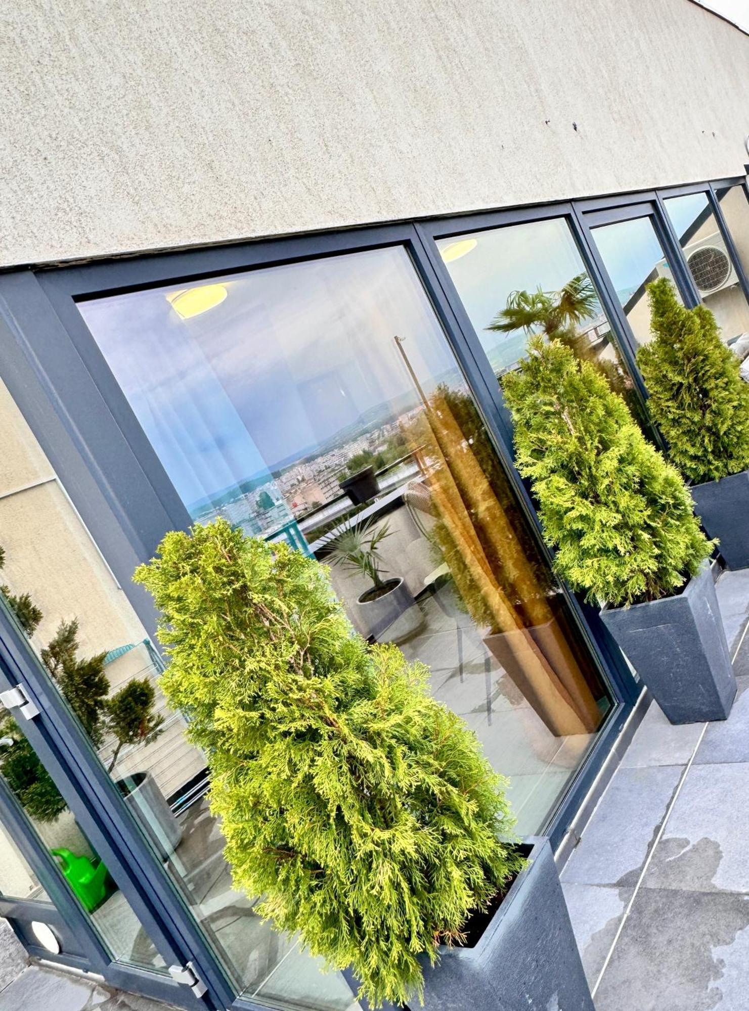 Penthouse Exclusive View , Iasi Apartment Bagian luar foto