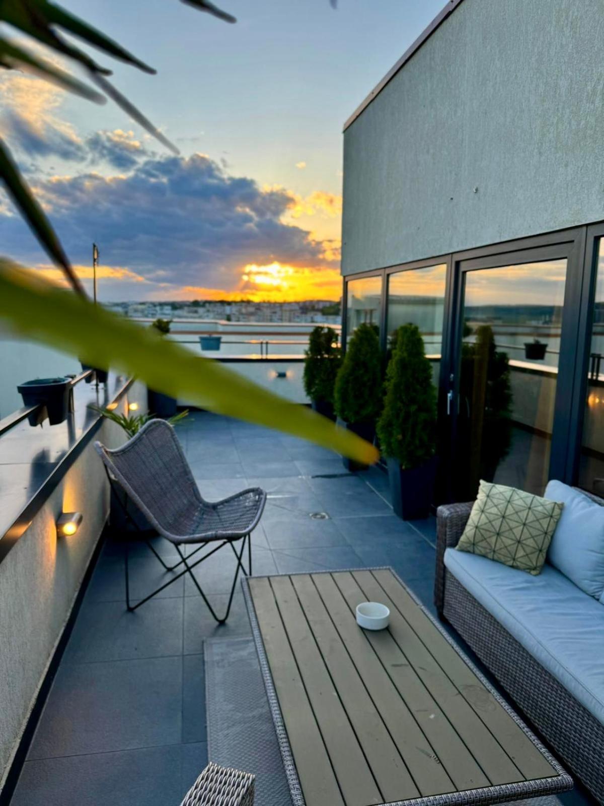 Penthouse Exclusive View , Iasi Apartment Bagian luar foto