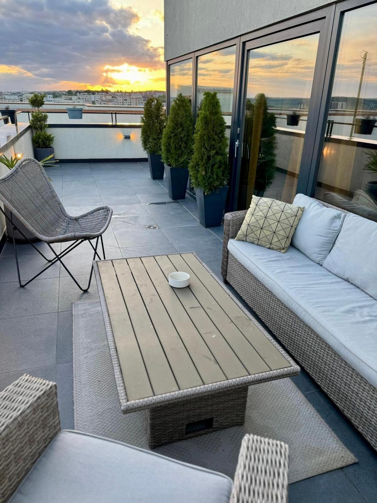Penthouse Exclusive View , Iasi Apartment Bagian luar foto