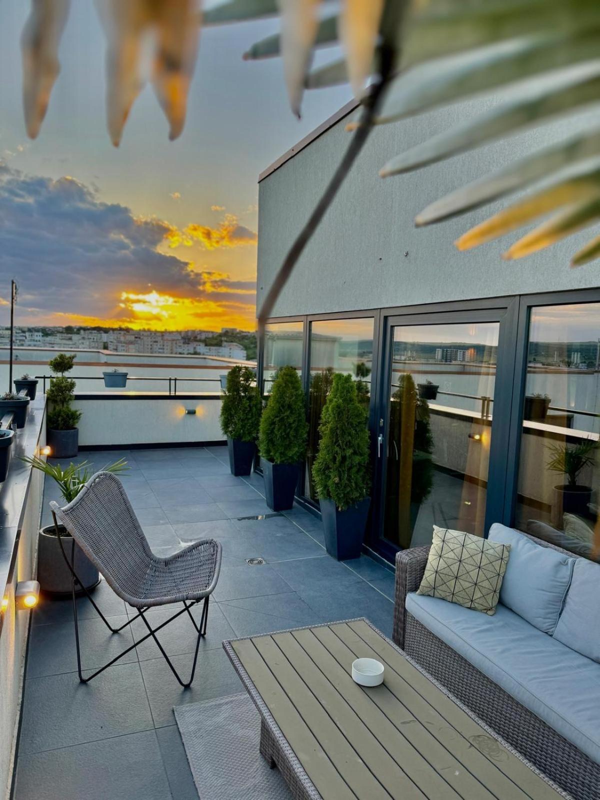 Penthouse Exclusive View , Iasi Apartment Bagian luar foto