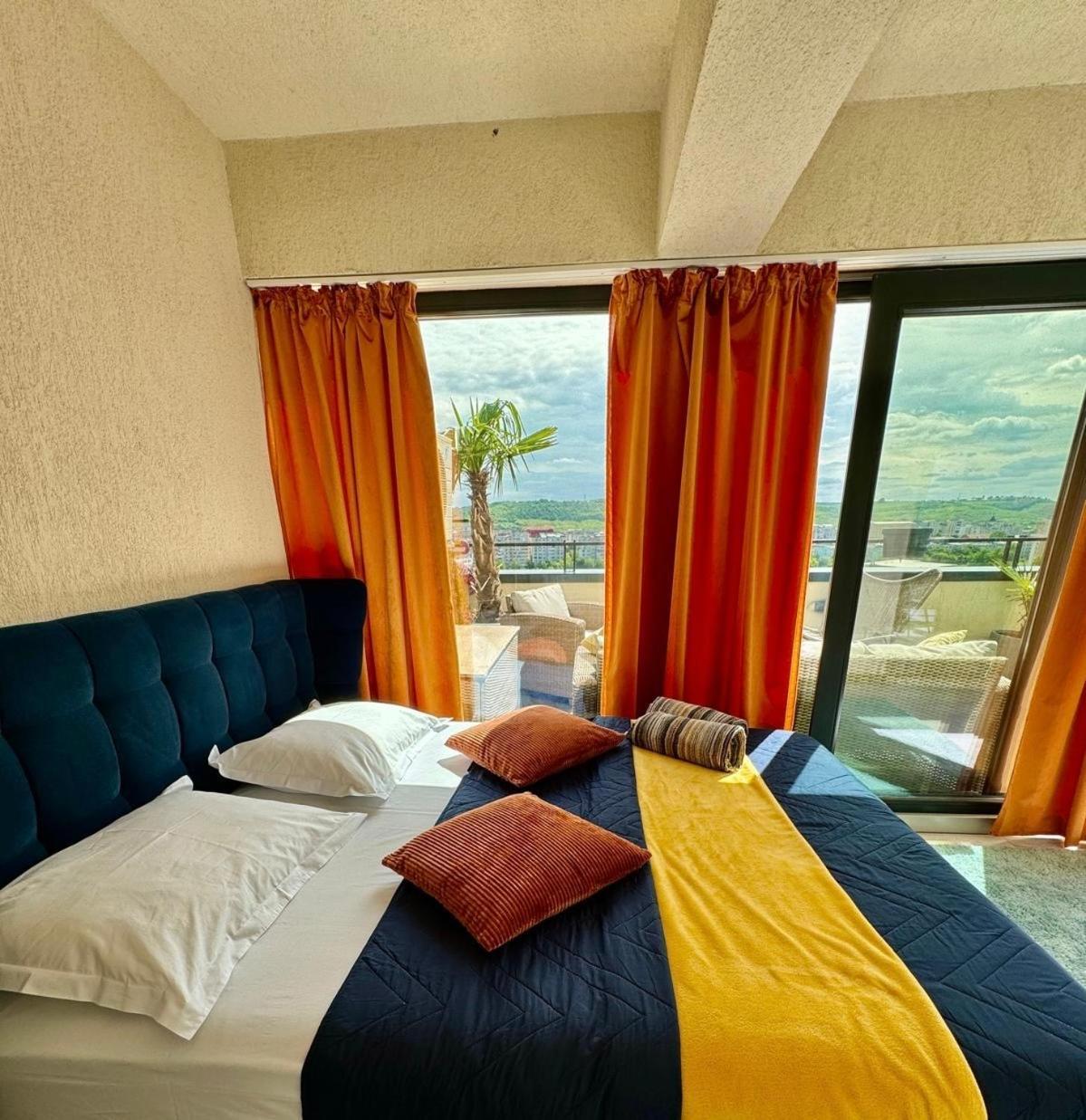 Penthouse Exclusive View , Iasi Apartment Bagian luar foto