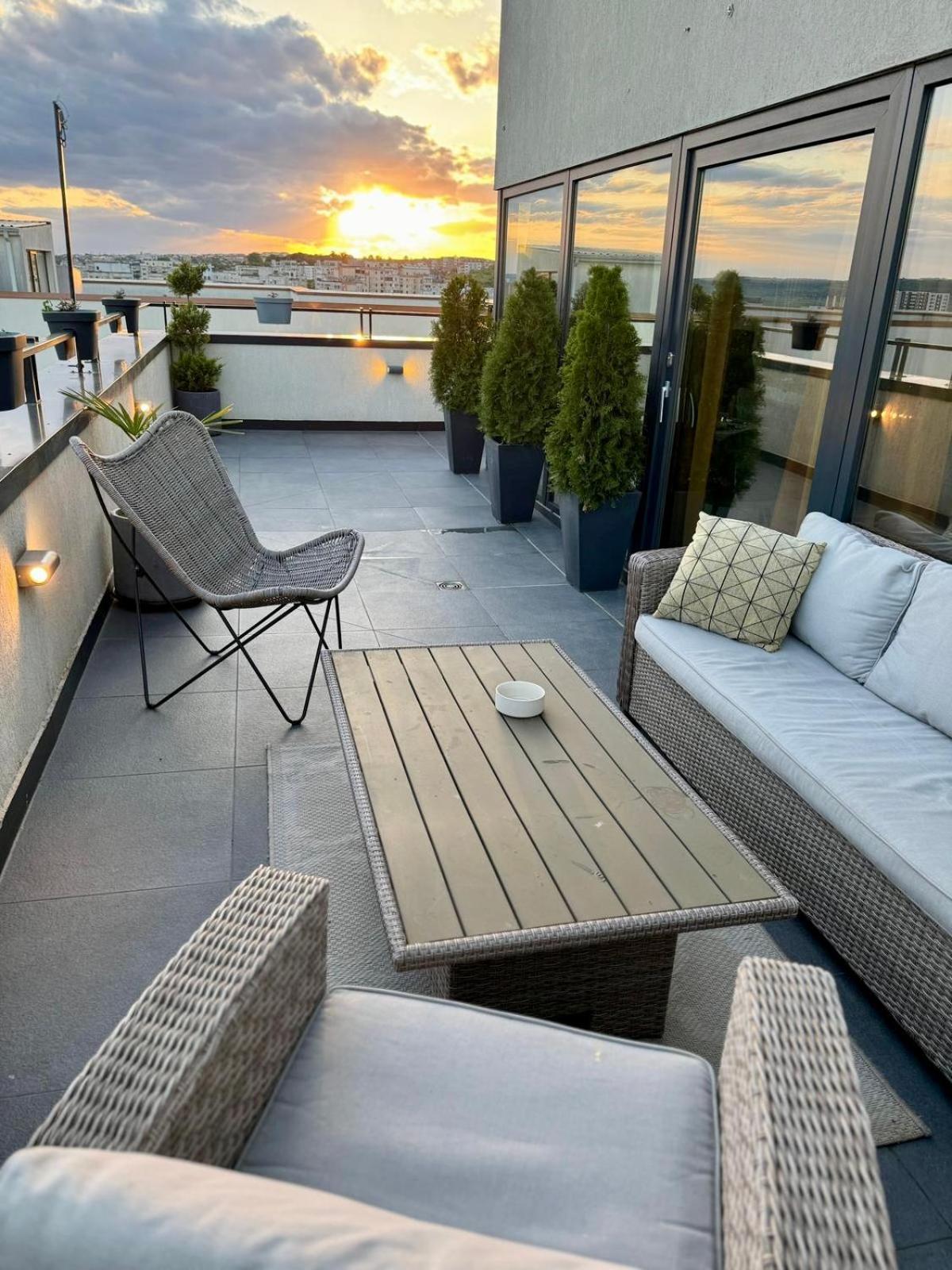 Penthouse Exclusive View , Iasi Apartment Bagian luar foto